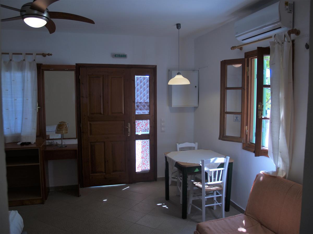 Pegasus Studios & Apartments Скирос Экстерьер фото